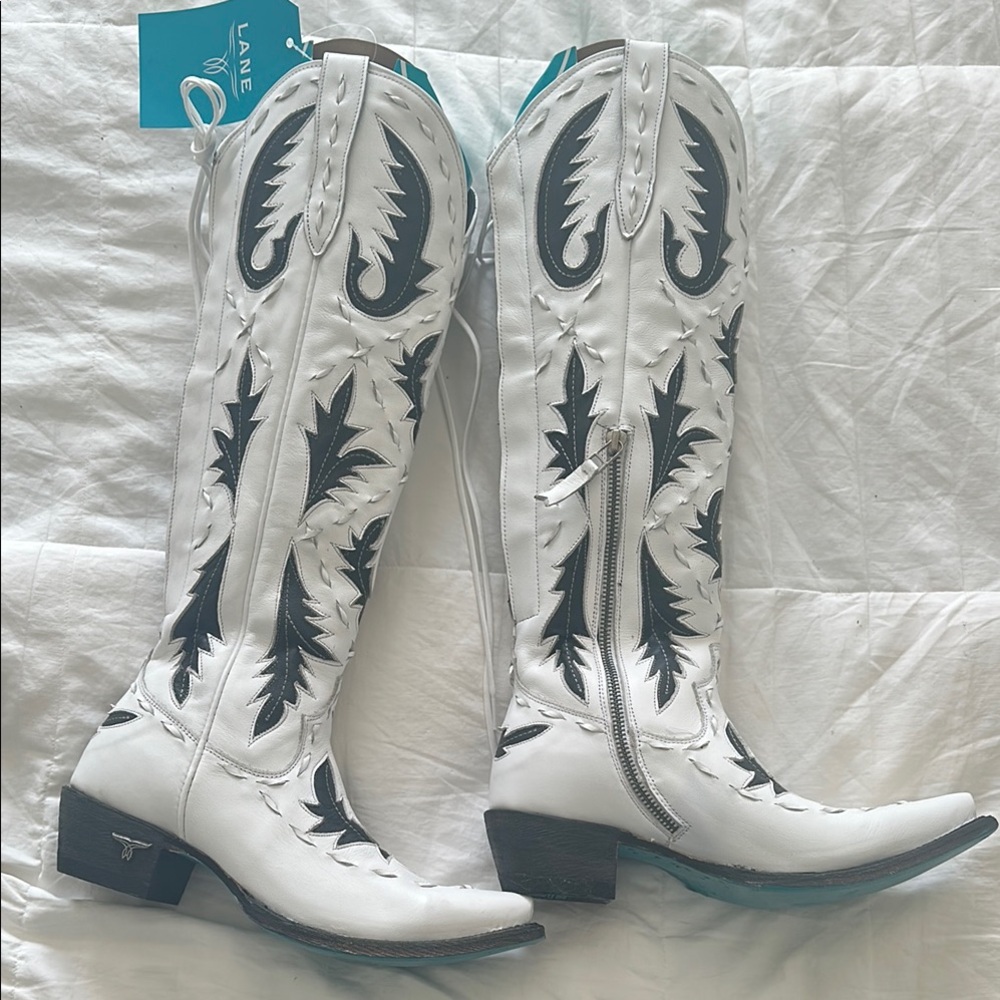 Lane Women's White and Black Lace Up Boots